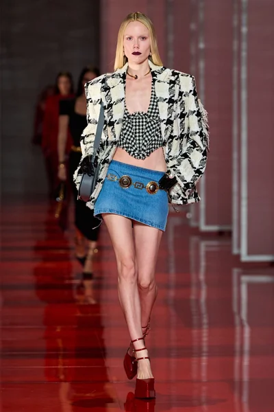Look 32